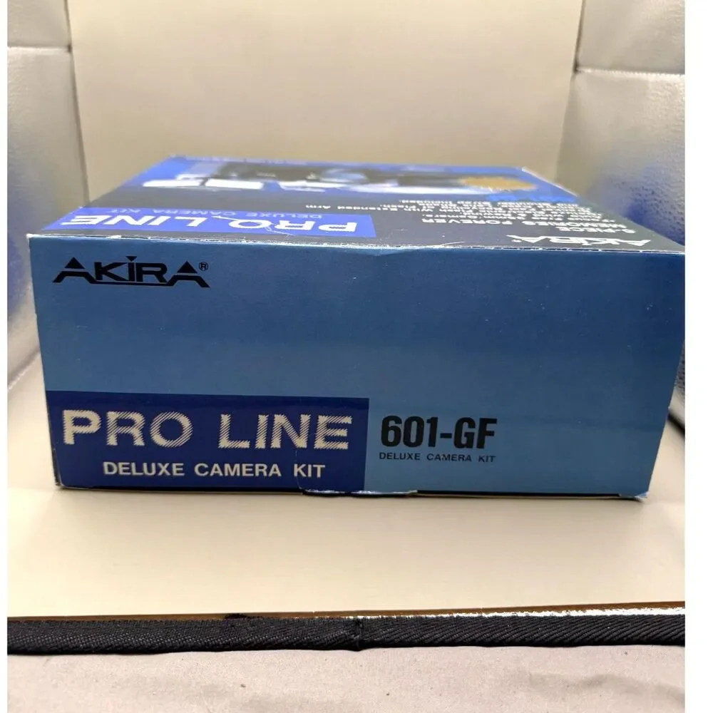 Vintage Akira 601-GF Pro Line 35mm Film Camera Deluxe 6-Piece Kit Open Box